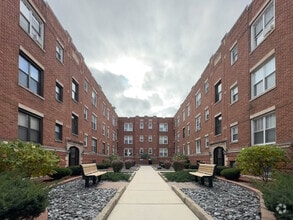 Building Photo - 956 W Cornelia Ave