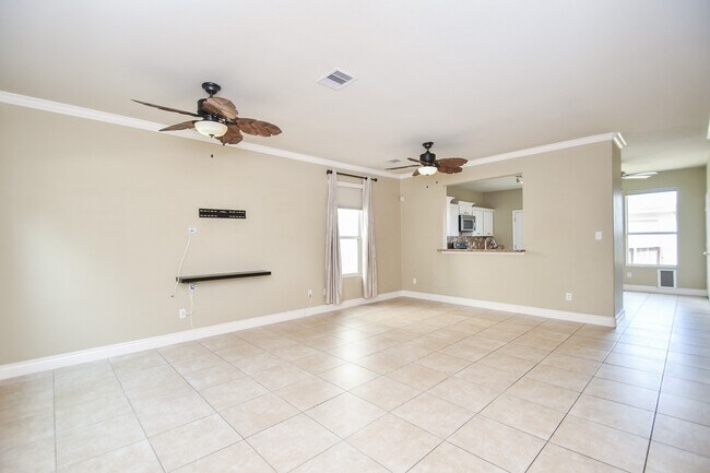 Foto del edificio - 16843 Mammoth Springs Dr