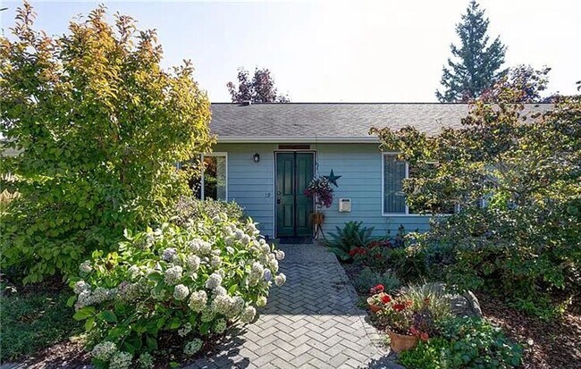 Building Photo - 2825 - 2827 Nevada St. Bellingham, WA 98226