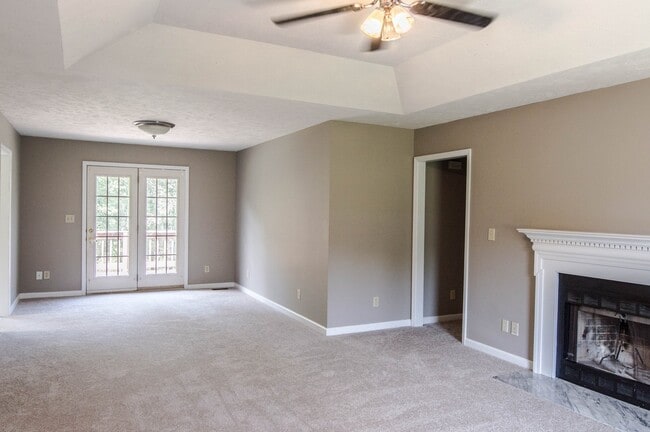 Building Photo - Ranch Home on Creek Lot!