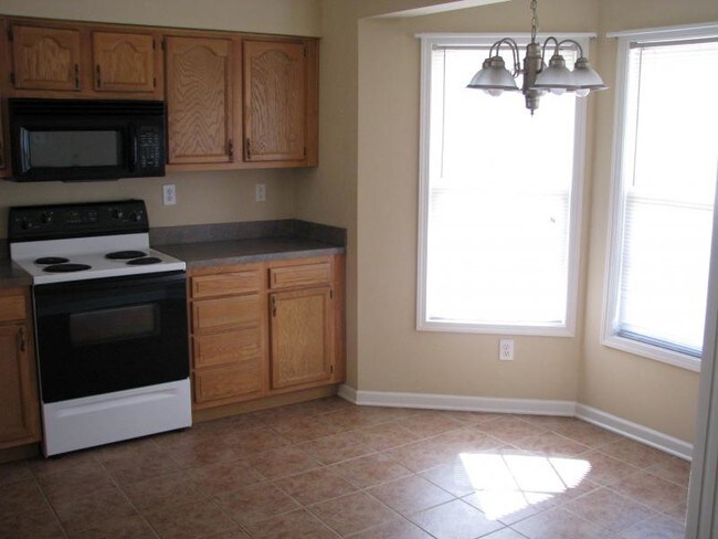 Building Photo - 98 Bay Hill Dr