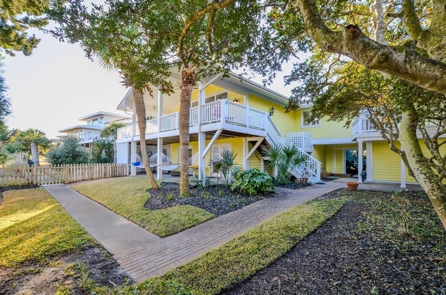 Building Photo - Solita @ 2 Sand Dollar Lane