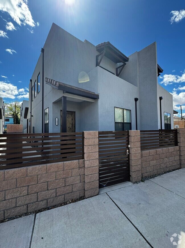 Historic Fourth Ward Apartments for Rent with a Garage Albuquerque