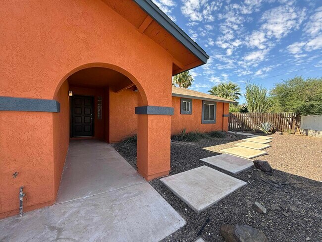 Foto del edificio - 3035 W 11th Ln