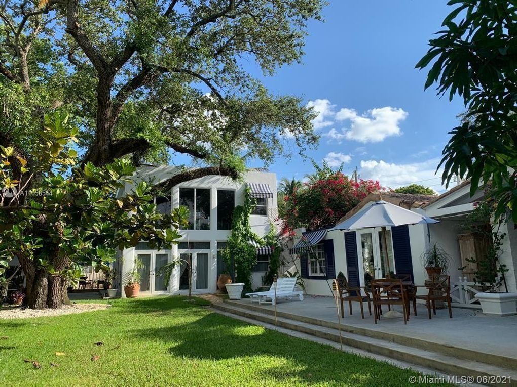 Foto del edificio - 652 NE 77th St