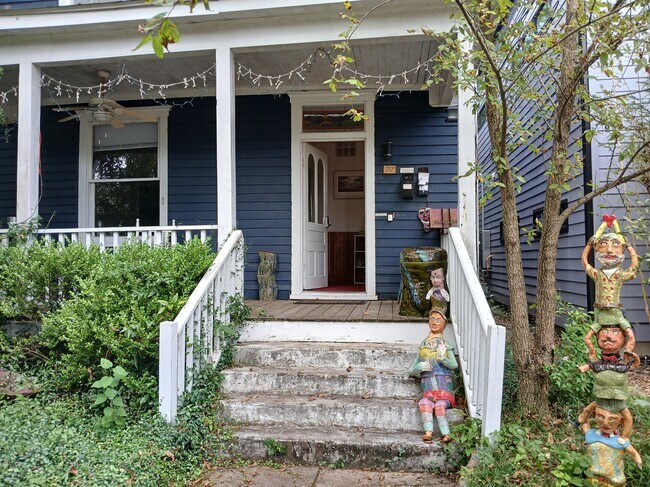 Building Photo - 717 N 5th Ave