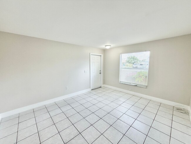 Foto del edificio - PIKUS (5356 24th Ave SW)