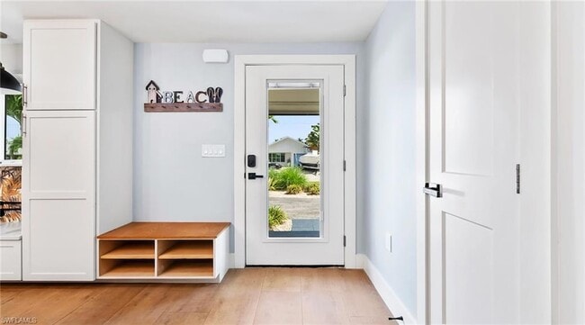 Foto del edificio - 2736 Riverview Dr