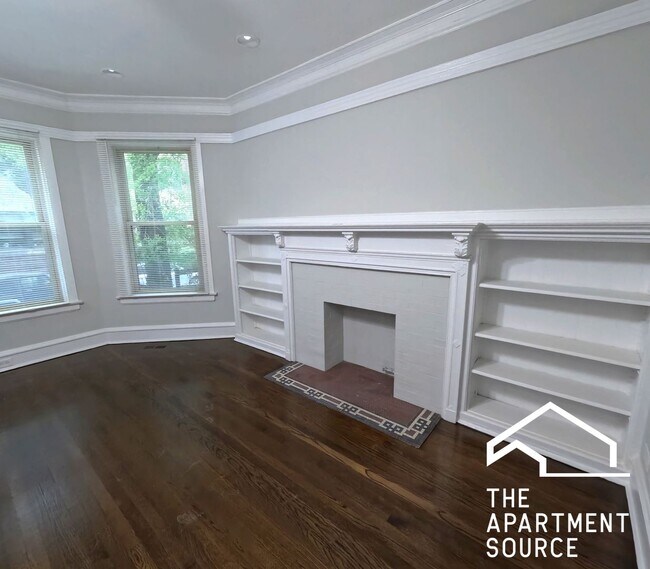 Building Photo - 810 W Cuyler Ave
