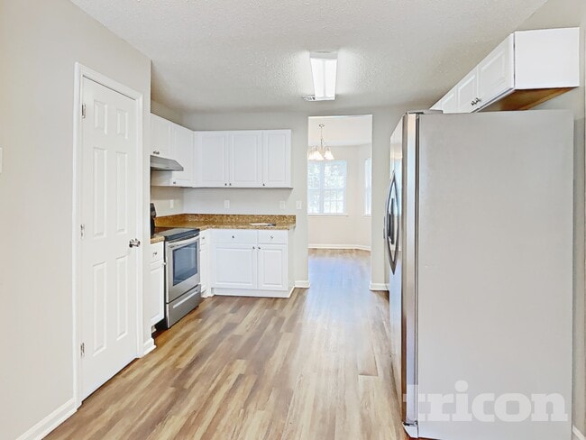 Building Photo - 111 Sweet Thorne Rd