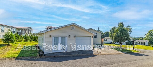 Foto del edificio - 1322 Silver Charm Way