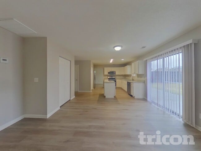 Building Photo - 415 Fox Trot Dr