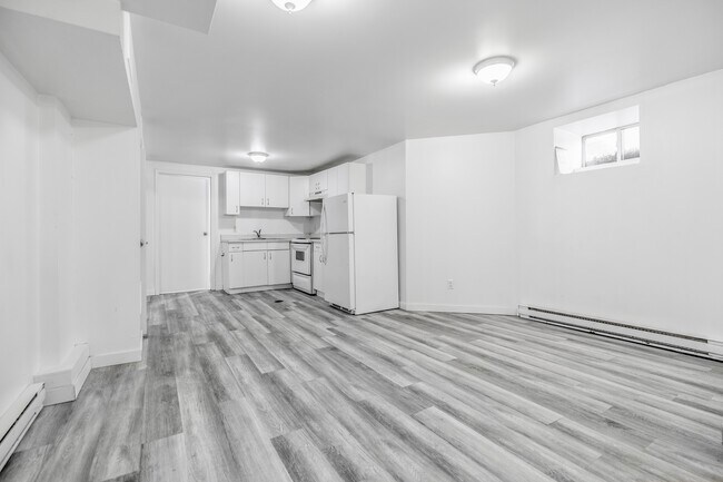 Photo du bâtiment - 661 Mcmillan Av