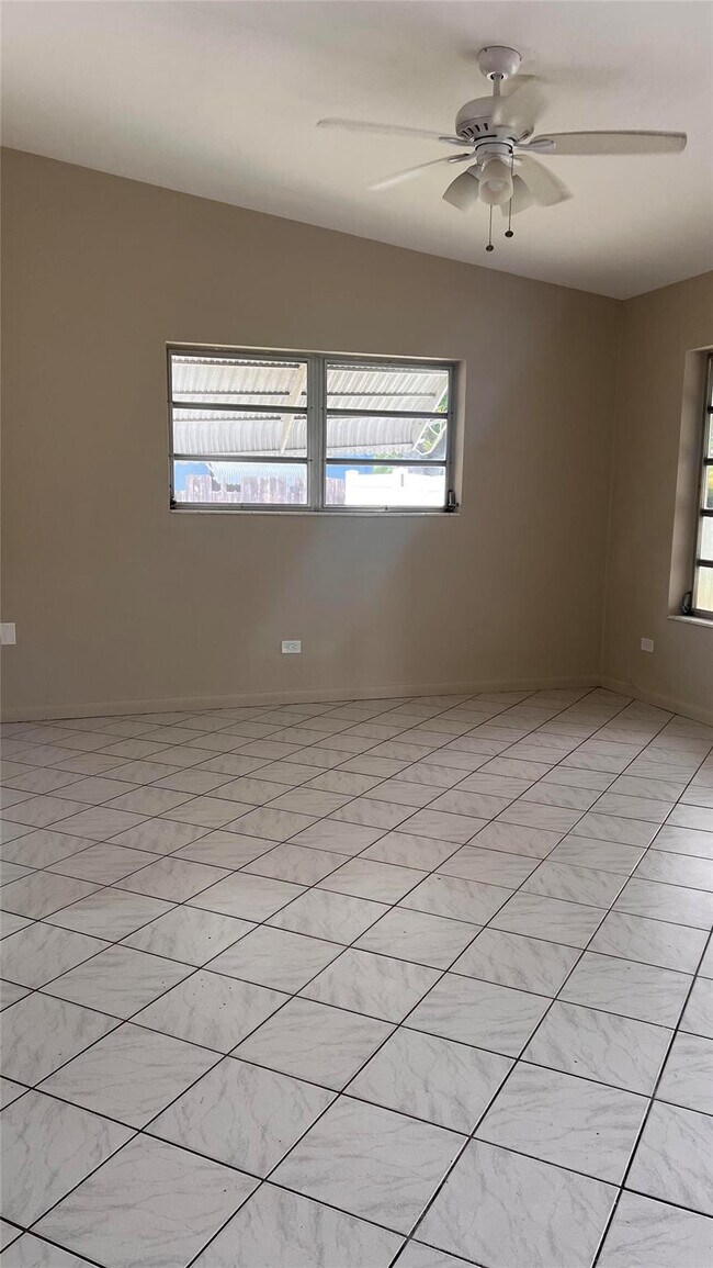 Building Photo - 6540 SW 4th St