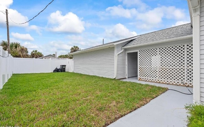 Building Photo - 1604 S Ocean Shore Blvd