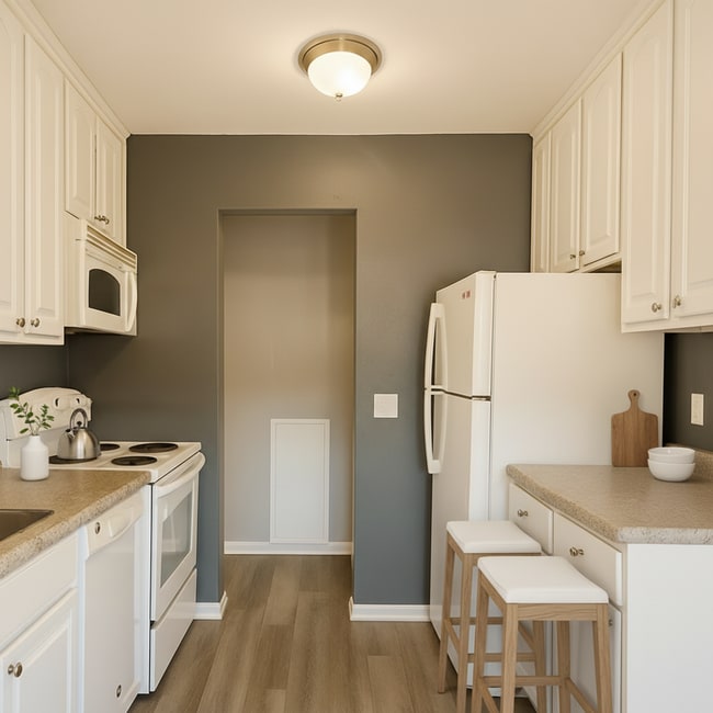 Interior Photo - Newport Ponds