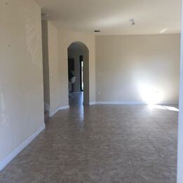 Building Photo - 3616 SE 2nd Dr