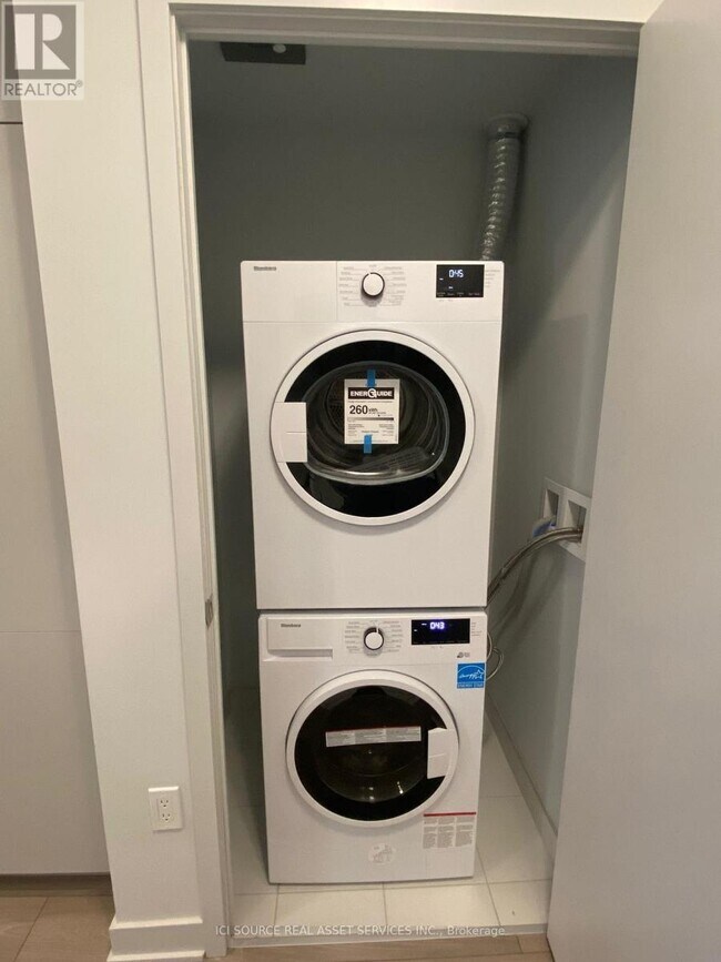 Photo du bâtiment - 2920 Hwy 7