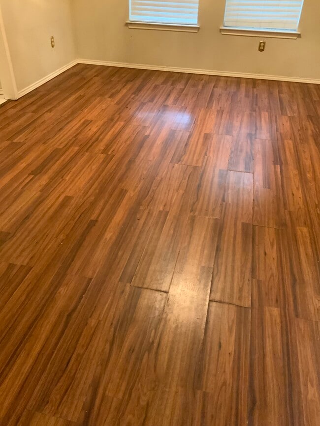 Foto del edificio - 2040 Garden Crest Ln