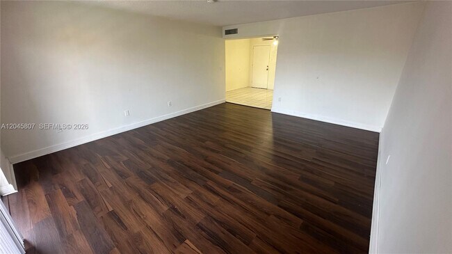 Foto del edificio - 4848 NW 24th Ct