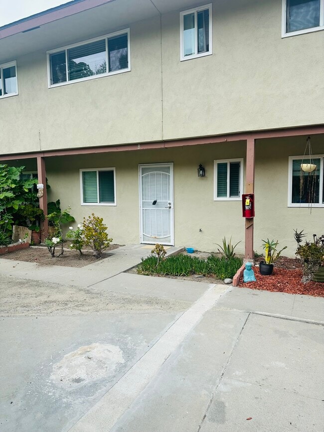 Building Photo - 220 S El Camino Real