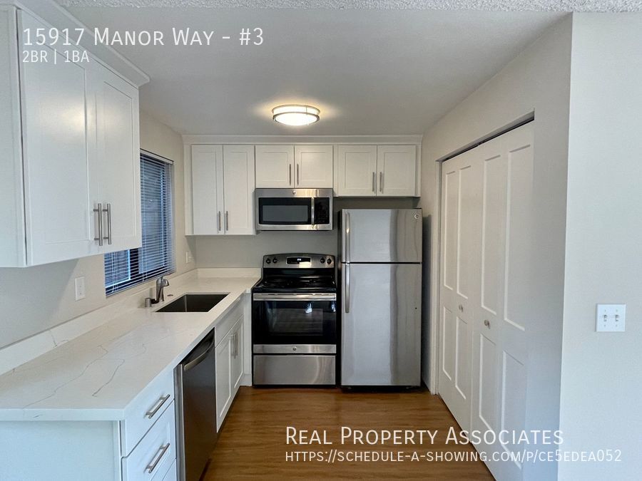 Primary Photo - NEWLY REMODELED Modern & Spacious 2 Bedroo...