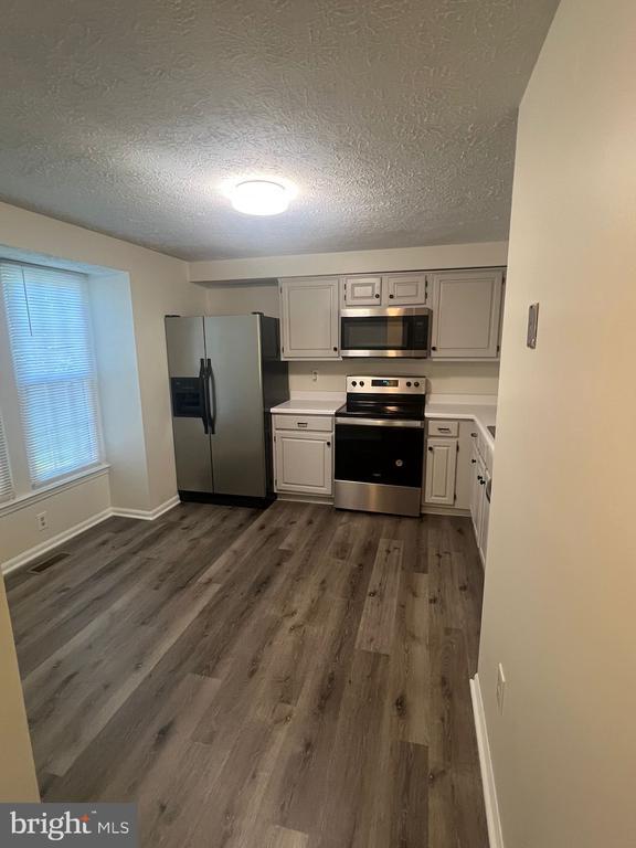 Foto del edificio - 2216 Cedar Barn Way