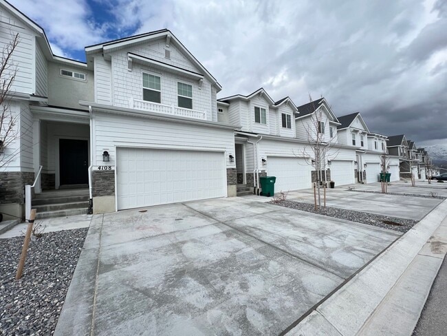 Building Photo - 3 Bedroom/2.5 Bathroom Townhouse in Lehi