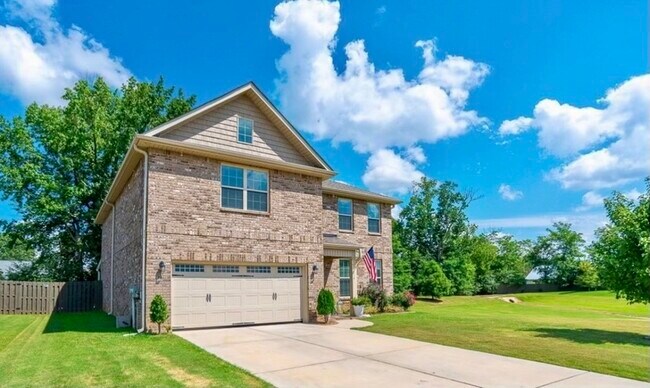 Foto del edificio - 114 Summer Pointe Ln NW
