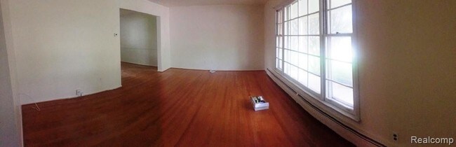 Building Photo - 16319 Alpine Dr