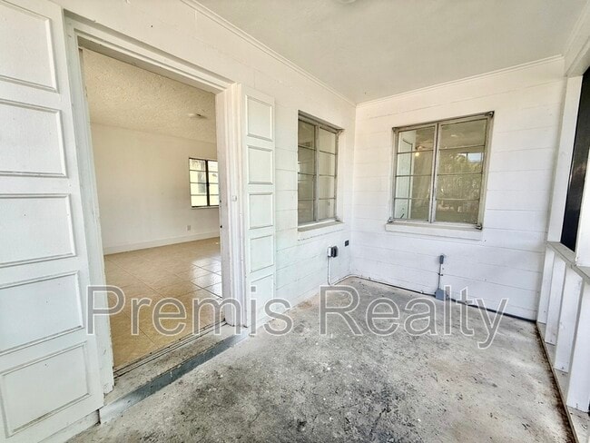 Building Photo - 7960 Boca Ciega Dr