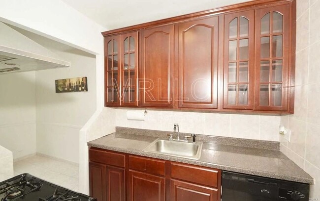 Building Photo - 6735 Yellowstone Blvd