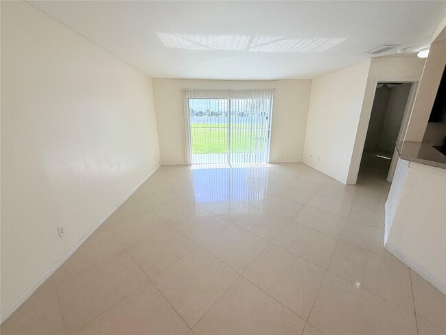 Foto del edificio - 3445 NW 44th St