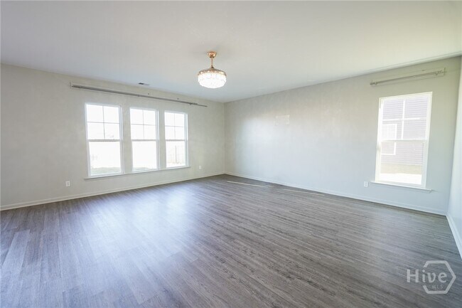 Foto del edificio - 23 Brookhaven Dr