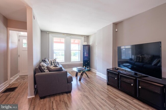 Foto del edificio - 701 E Barnard St