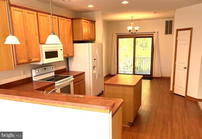 Foto del edificio - 22571 Chickadee Circle