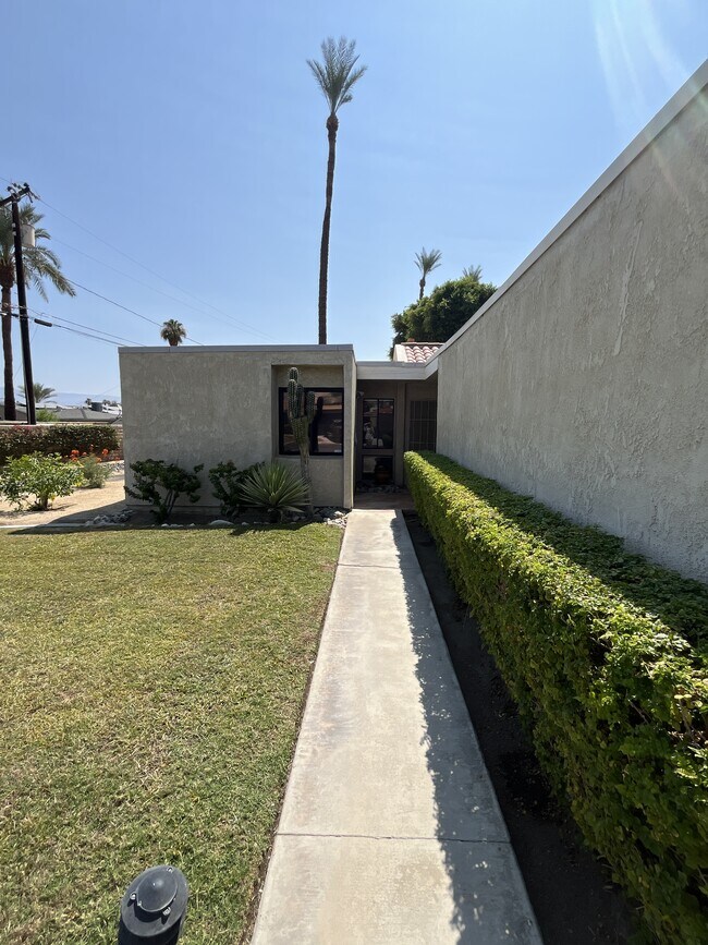 Foto del edificio - 44210 Anacapa Way