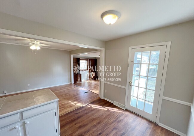 Foto del edificio - 2601 Dulaire Rd