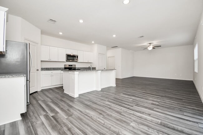 Building Photo - 7810 Carrotwood Ct