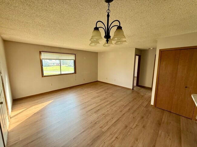 Foto del edificio - 7608 Vinewood Ct