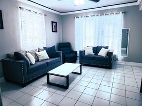 Building Photo - 2605 Avenue Q