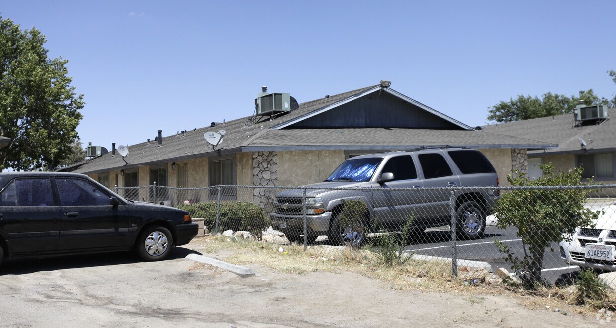Primary Photo - 16562 Willow St