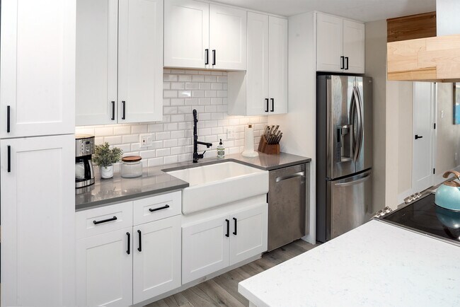 Foto del edificio - 8614 E Malcomb Dr