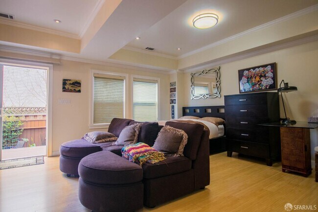 Foto del edificio - 3014 Baker St