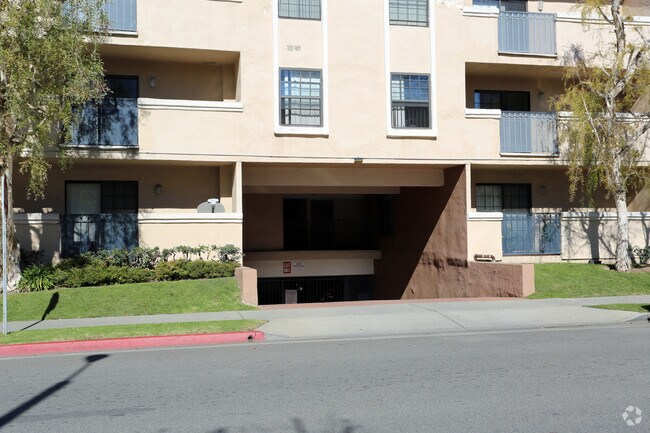 Foto del edificio - Tradewinds Apartments