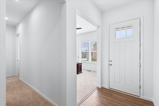 Building Photo - Luxury & Lifestyle with Main Level Living!