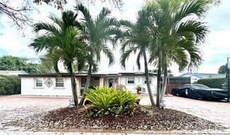 Building Photo - 660 W 70 Pl