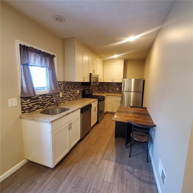 Foto del edificio - 256 E 14th St