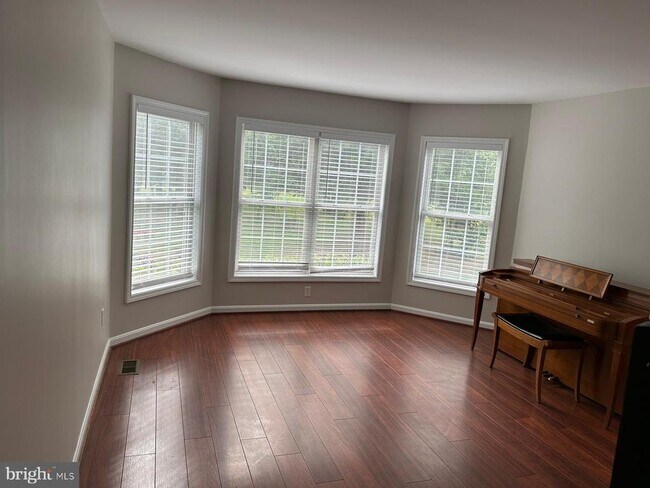 Building Photo - 24674 Peach Orchard Ln