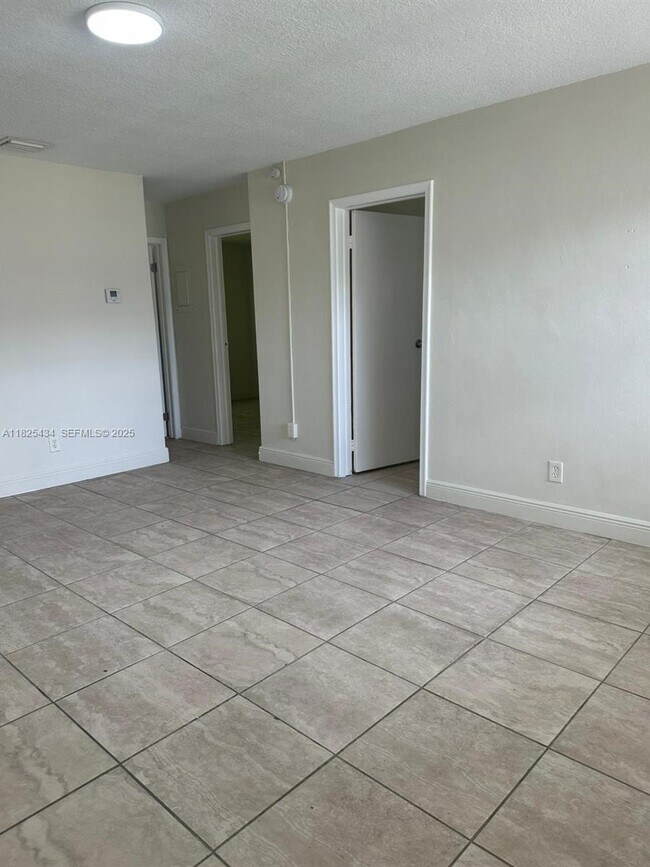 Foto del edificio - 4141 SW 20th St